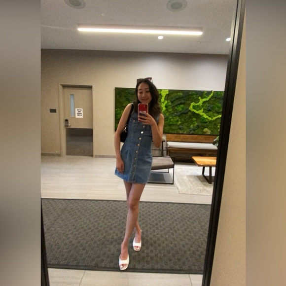 Meet your Posher, Jessica - Picture 3 of 5